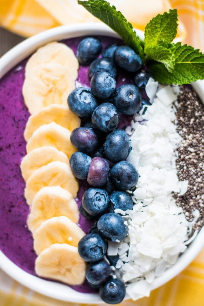 Simple delicious vegan blueberry banana smoothie bowl breakfast nutfreevegan