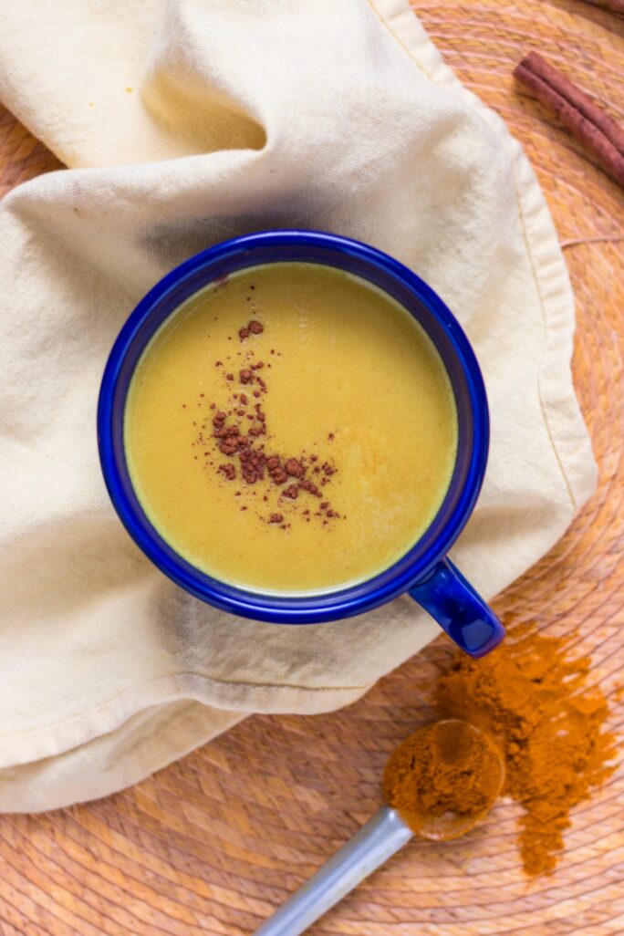 Easy and healthy tumeric golden milk vegan