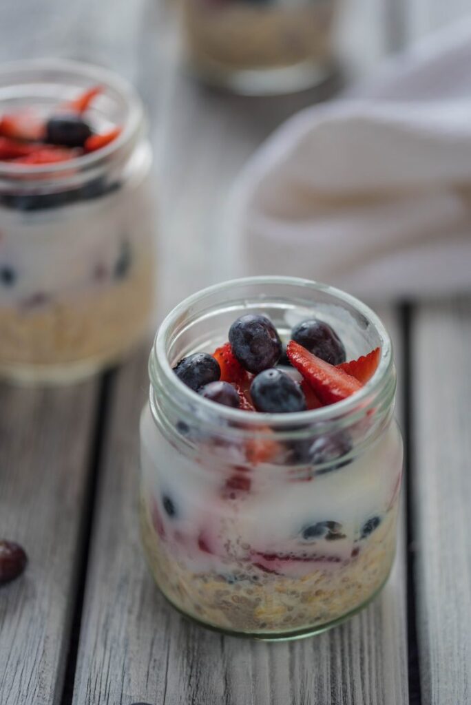 Fruity Overnight Oat Cups vegan nutfreevegan