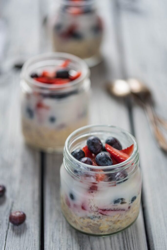 Fruity Overnight Oat Cups vegan nutfreevegan